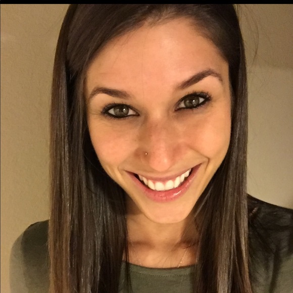 Meet your Posher, Gaby - Picture 1 of 1